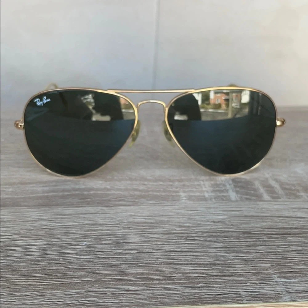 Ray-Ban Gold Frame Black Lens Aviator Sunglasses - Picture 6 of 11